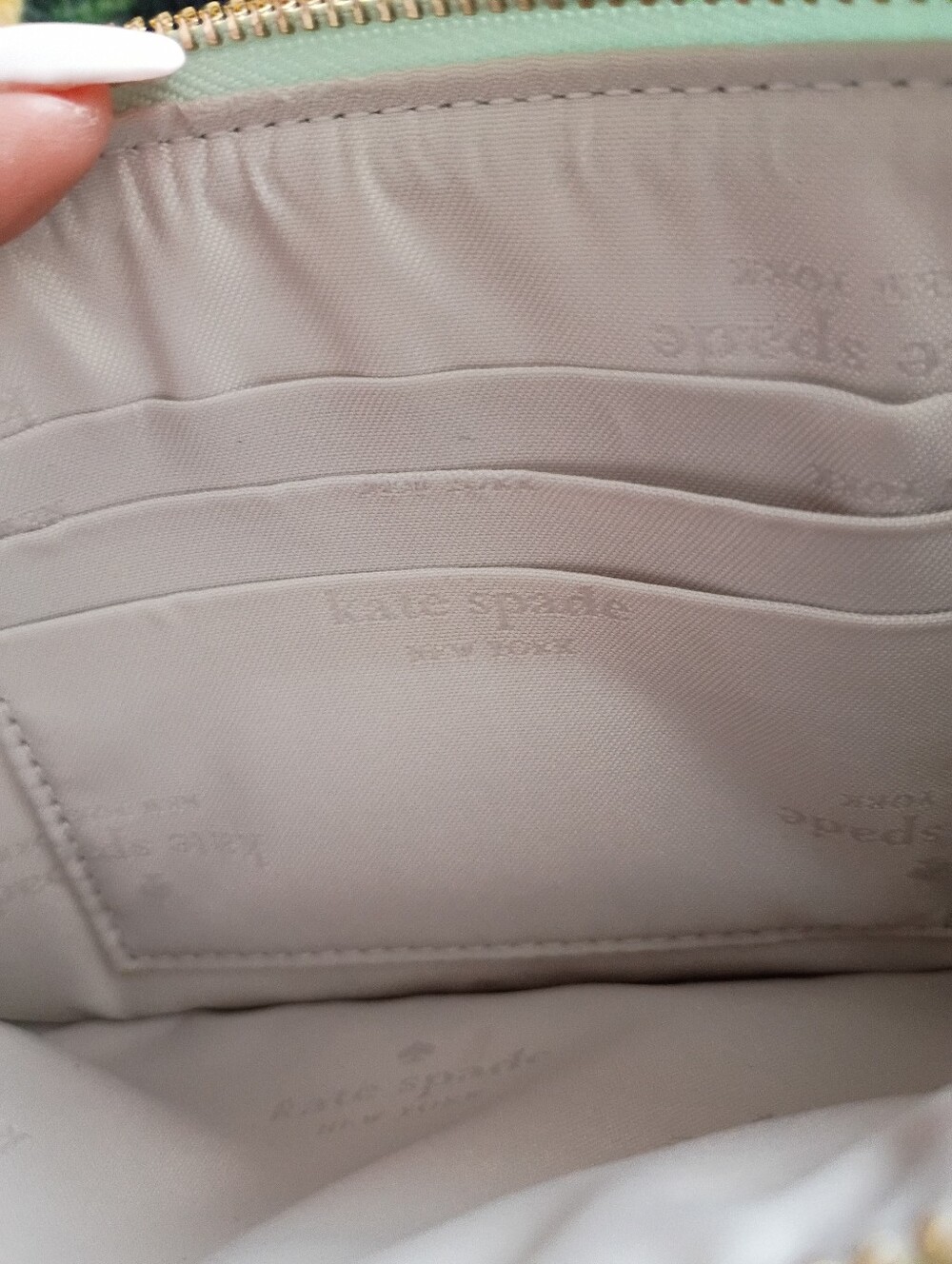 Kate Spade Lucy Day Tripper Daisy Medium L-Zip - Picture 4 of 8